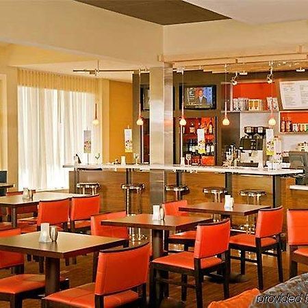 Courtyard By Marriott Greensboro Exterior photo