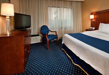 Courtyard By Marriott Greensboro Exterior photo